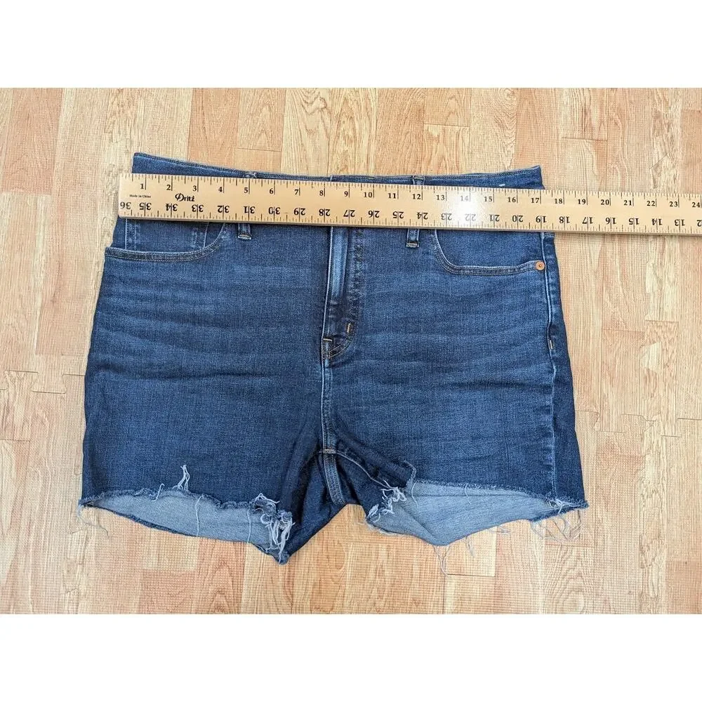 Madewell Mid-Rise Cut Off Distressed Blue Denim Jean Shorts Sz 31 Womens
